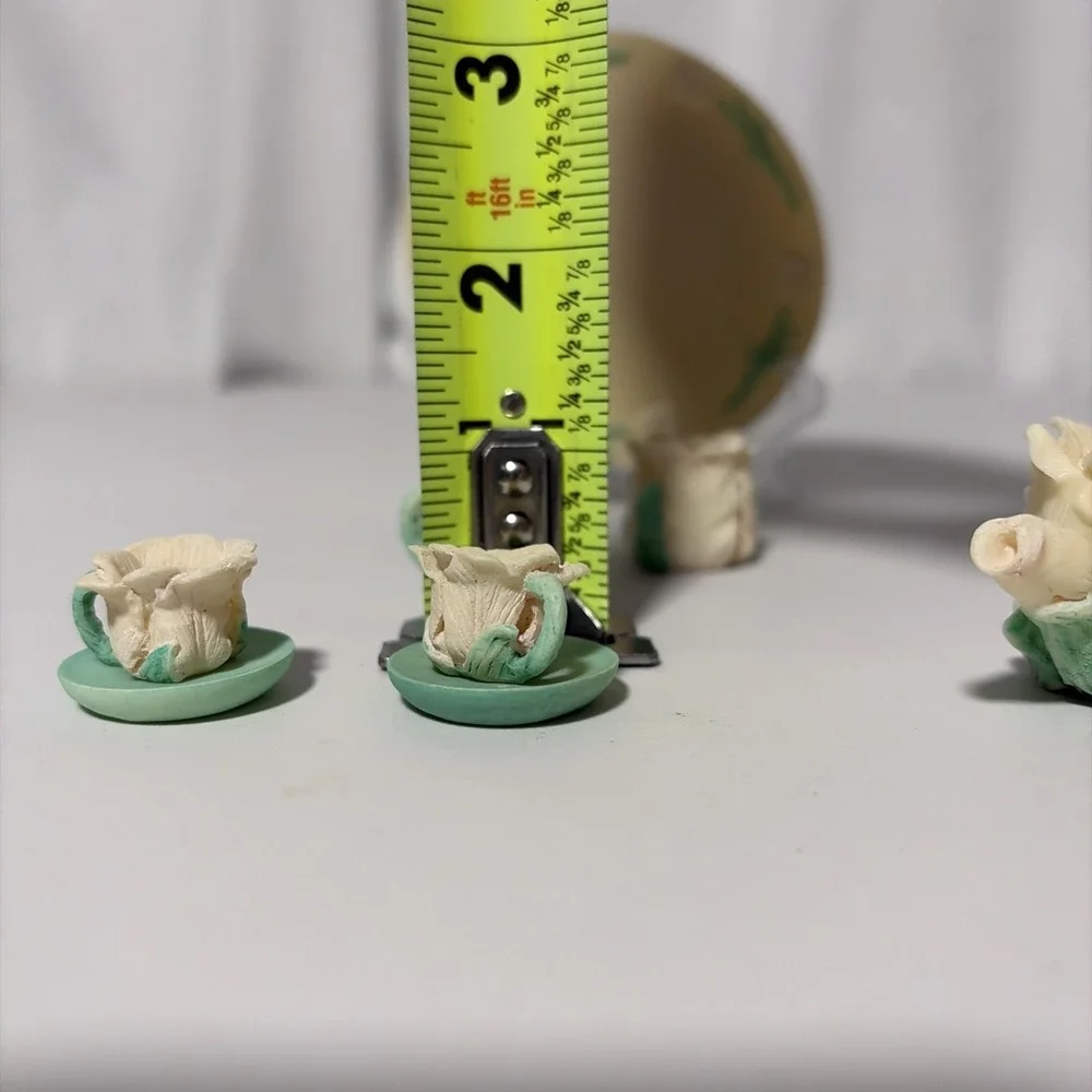 Unbranded miniature tea